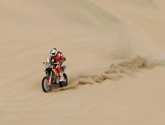 Belgische motorrijder komt zwaar ten val in Dakar-rally: met helikopter geëvacueerd, maar toestand is stabiel 