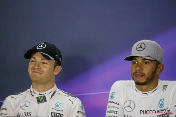 Nico Rosberg draait de rollen om en blijft Lewis Hamilton voor