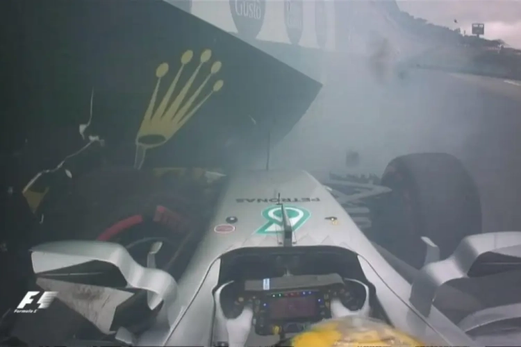 ? Dramatische kwalificaties voor Lewis Hamilton na crash, ploegmaat Valtteri Bottas pakt de pole