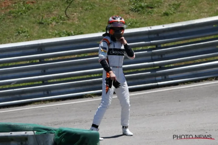 De race moest echt niet veel langer duren: Stoffel Vandoorne moest bolide vlak na finish aan de kant zetten