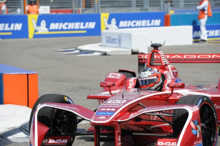 Rampweekend voor Vandoorne en D'Ambrosio in Parijs, achtste(!) verschillende winnaar