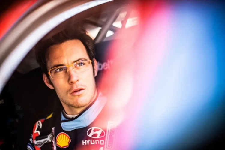 Thierry Neuville rukt op na sterke ochtend