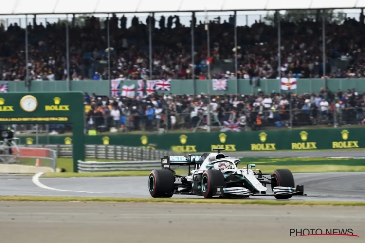 Lewis Hamilton sant in eigen land, maar Verstappen en Ferrari's nemen de hoofdrol op zich op Silverstone